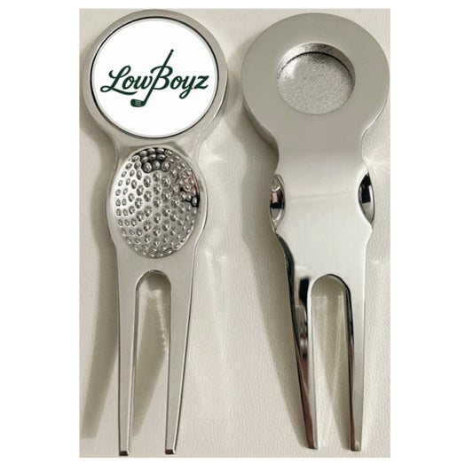 Divot Tool and White Magnet Ball Marker